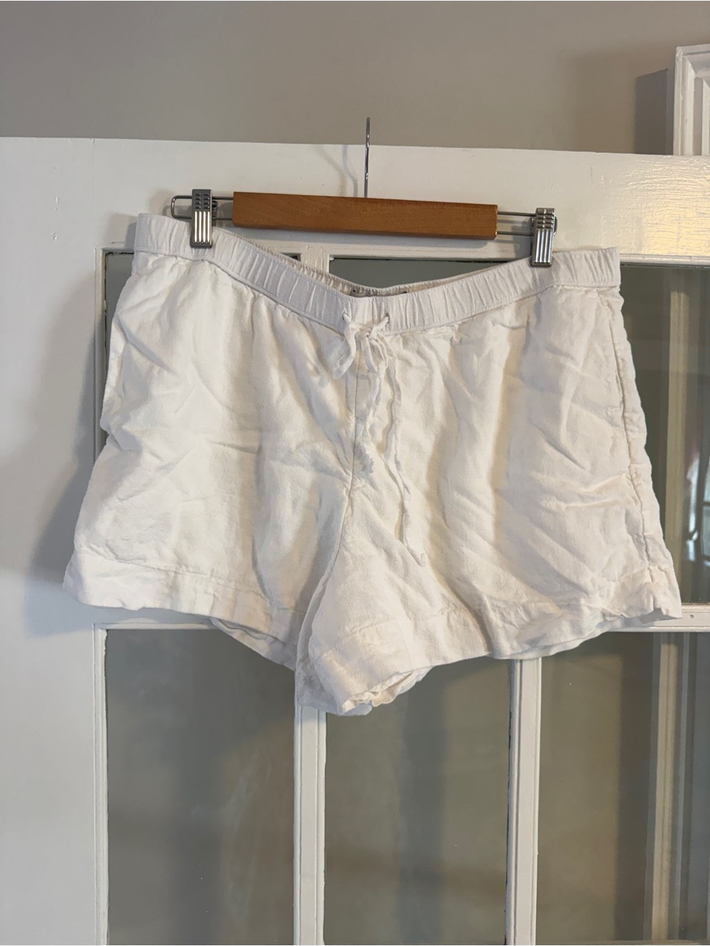 Abercrombie & Fitch White Linen Blend Shorts
